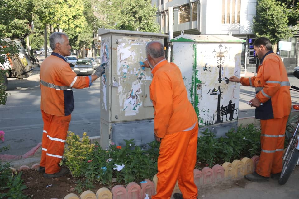 عملیات پاکسازی آثار تبلیغات نامزدها در سطح شهر سنندج آغاز شد