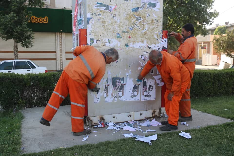 ۱۰۰ نیرو برای پاکسازی شهر سنندج از آثار تبلیغاتی بسیج شده‌اند