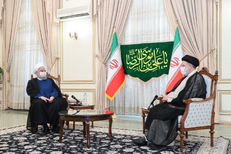 روحانی به دیدار رئیسی رفت/ روحانی: از 12 مرداد آقای رییسی رییس جمهور همه ماست