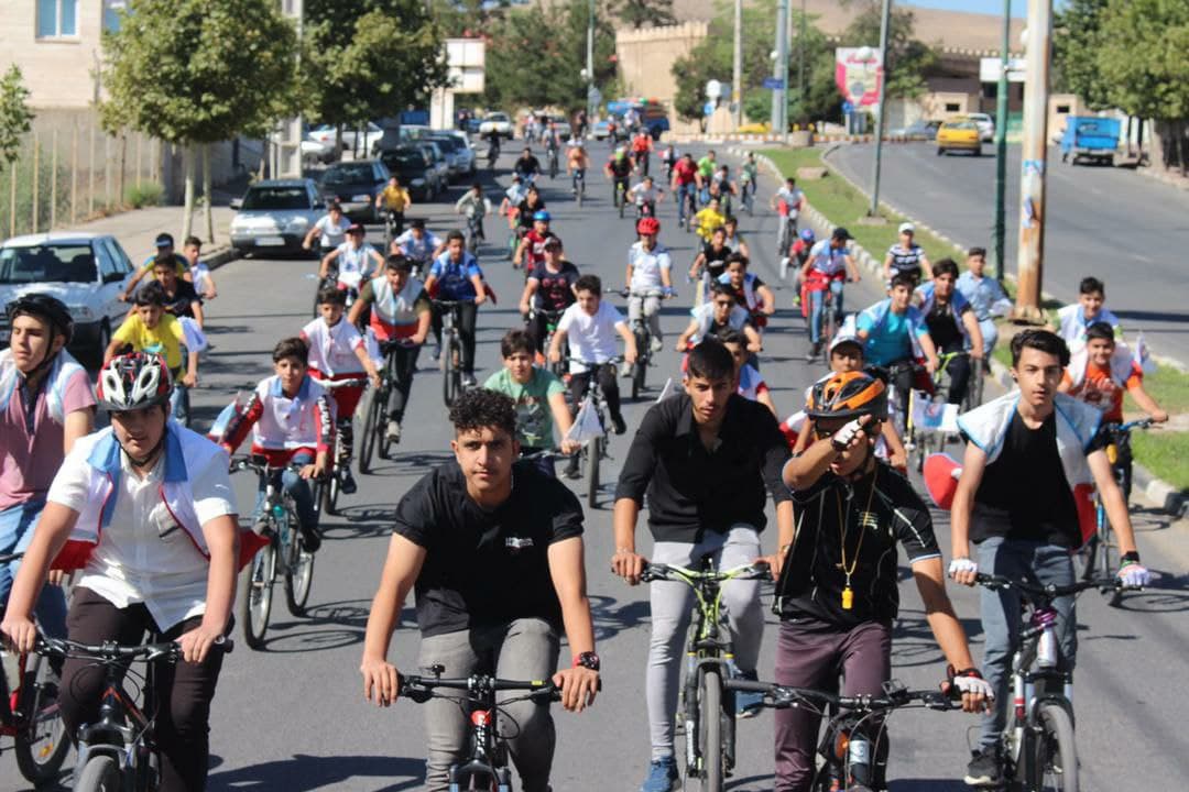 همایش دوچرخه سواری با شعار «نه به اعتیاد» در مهاباد برگزار شد