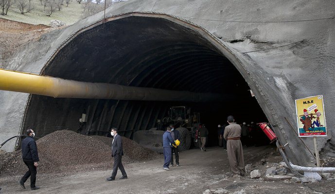 عملیات حفاری تونل سیاه طاهر دو ماه دیگر به پایان می‌رسد
