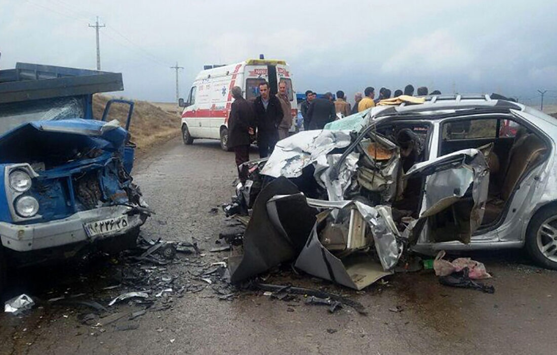 بی احتیاطی راننده ساینا در جاده جدید مریوان_ سنندج  3 کشته برجای گذاشت