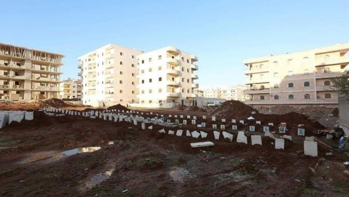 نهادهای بین المللی  با اعزام هیاتی مکان تدفین شهدایمان را مشخص کنند