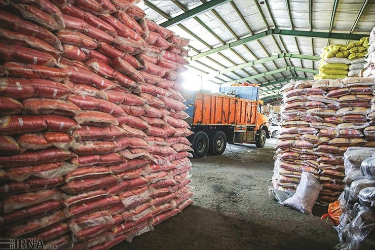 کشف 45 تن برنج احتکاری در اسلام آبادغرب
