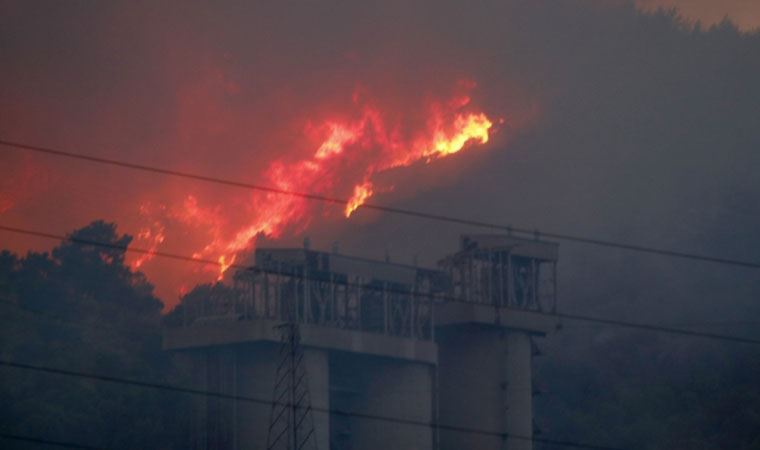 نیروگاه حرارتی میلاس ترکیه در محاصره آتش