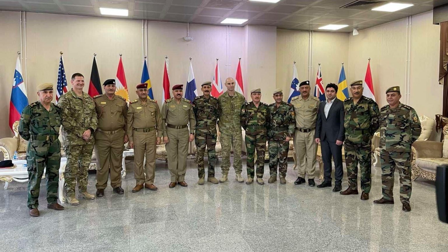 Iraqi defense ministry delegation, Peshmerga officials meet in Erbil