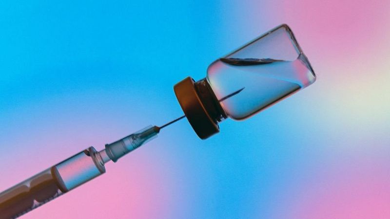 تزریق واکسن غیرمجاز کرونا در مریوان چند نفر را روانه بیمارستان کرد