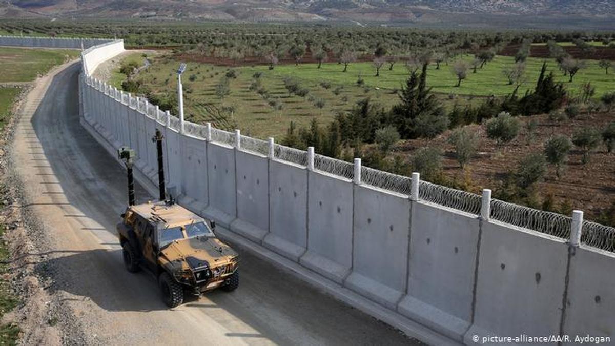 دیوار مرزی غیر اصولی ترکیه موجب سیل و خسارت در سمت ایران می‌شود