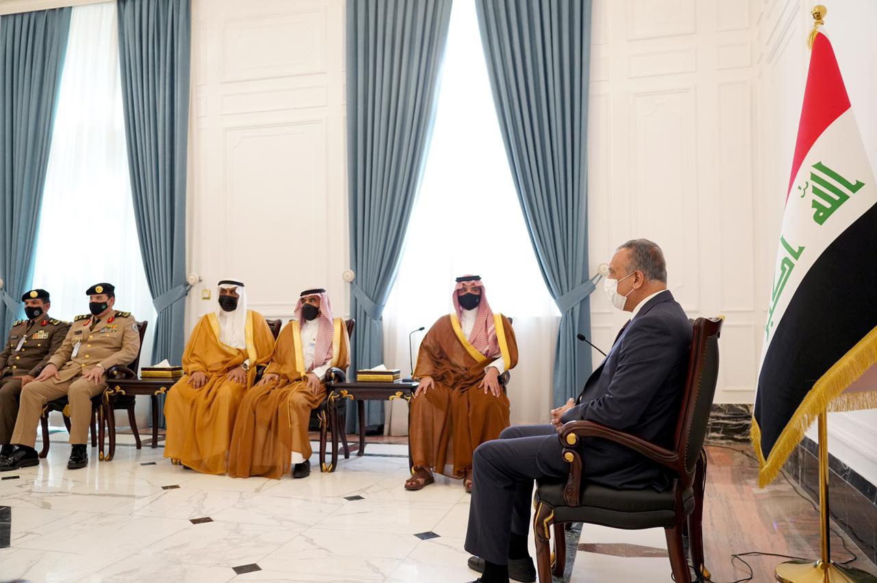 دیدار وزیر کشور عربستان با کاظمی و تأکید بر گسترش همکاری در زمینه کنترل مرزها