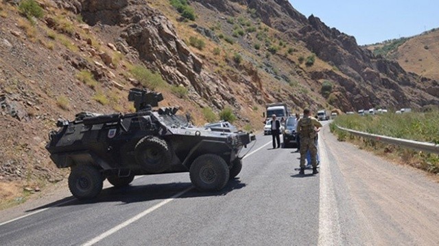 ممنوعیت ورود و خروج به برخی مناطق استان حکاری به دلیل عملیات نظامی