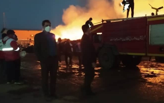 آتش سوزی گسترده در بزرگترین گاوداری استان کرمانشاه