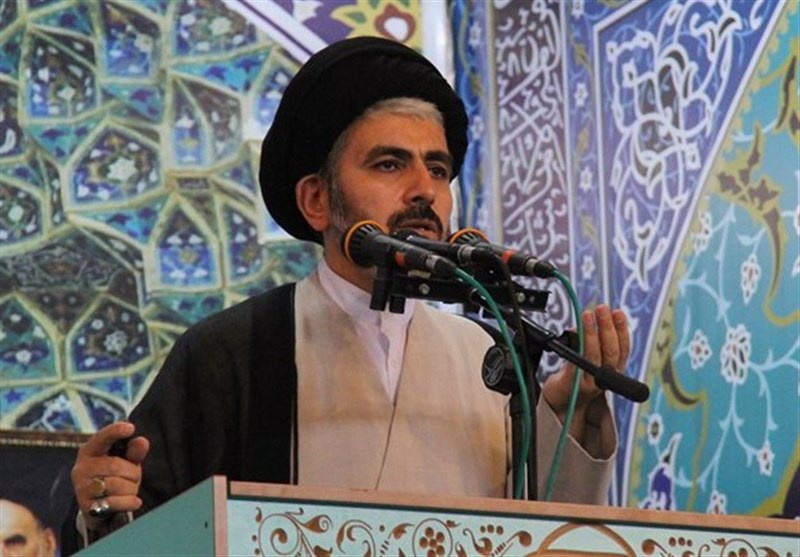 امام جمعه ارومیه: عده ایی اختلاف زبانی و نژادی را دستاویز ایجاد تفرقه می کنند