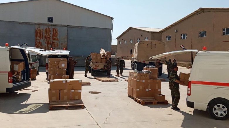 تحویل محموله کمک های پزشکی ائتلاف بین المللی ضد داعش به نیروهای پیشمرگ اقلیم کردستان