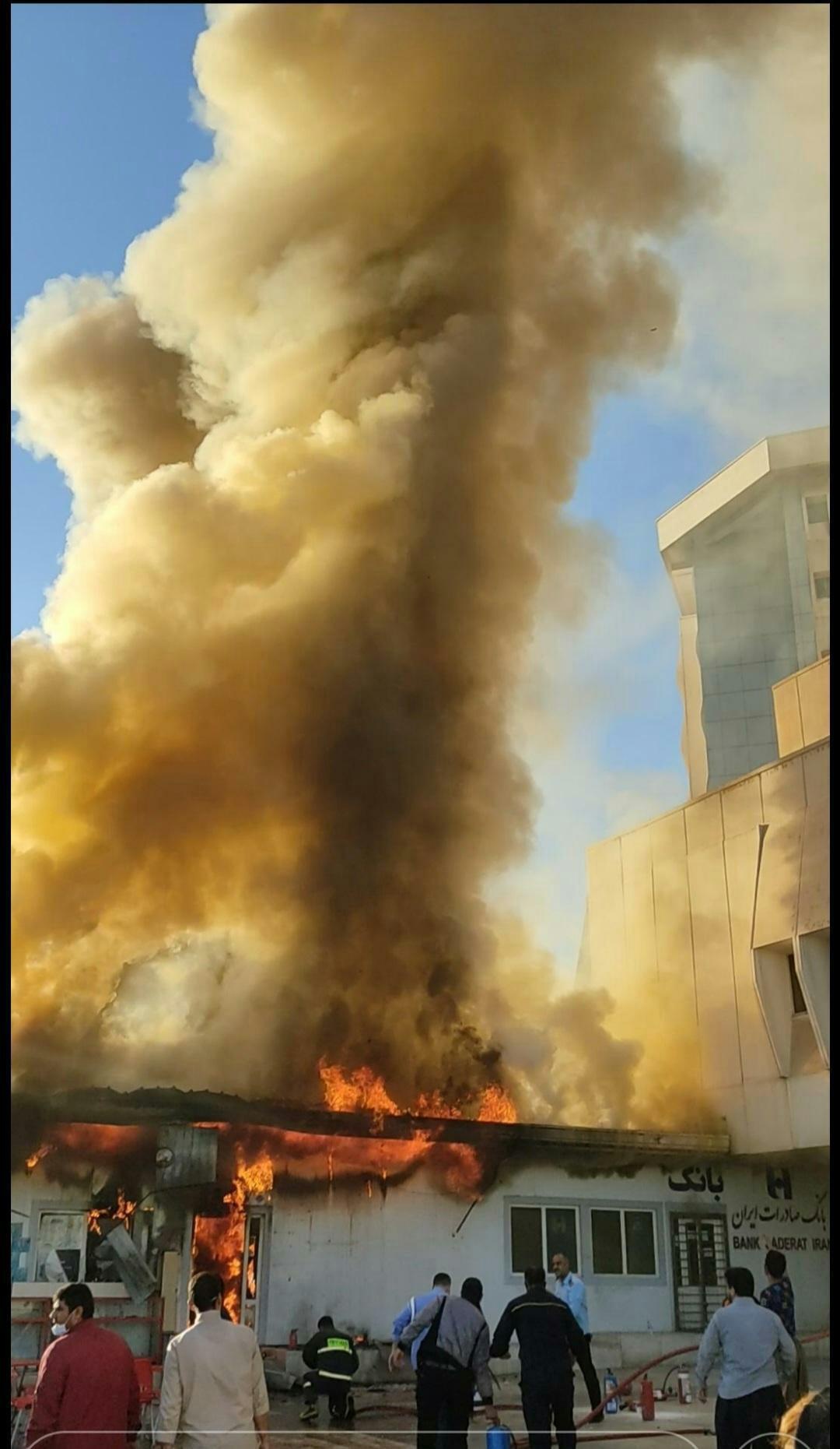 آتش سوزی در فروشگاه مواد غذایی بیمارستان امام رضا  کرمانشاه