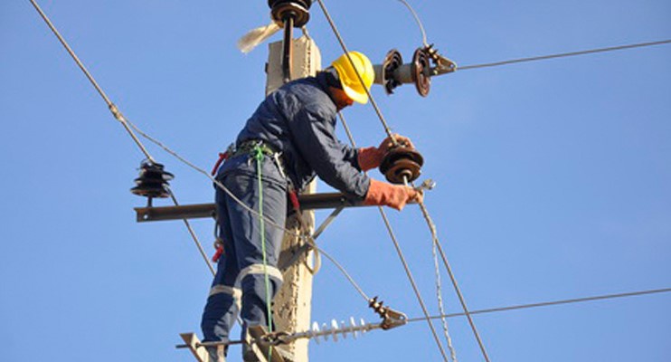 ۸۵۰ کیلومتر شبکه فشار ضعیف برق در کردستان اصلاح و بهسازی شد