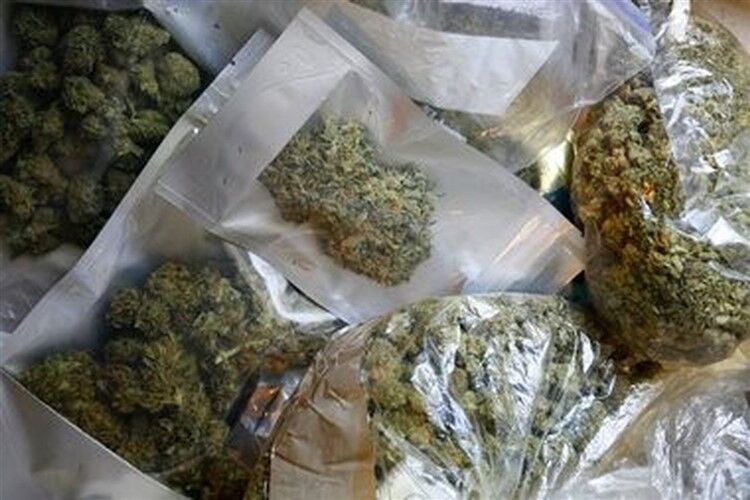 بازداشت افسر ژاندارمری با 42 کیلو مواد مخدر در خودروی زرهی