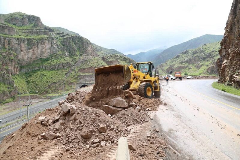 14 نقطه حادثه خیز جاده های کردستان اصلاح شد