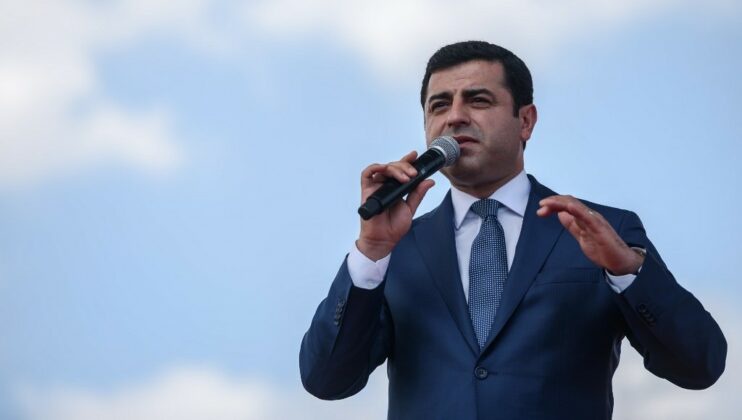 Demirtas urges opposition to call on AKP to resign over lira crisis