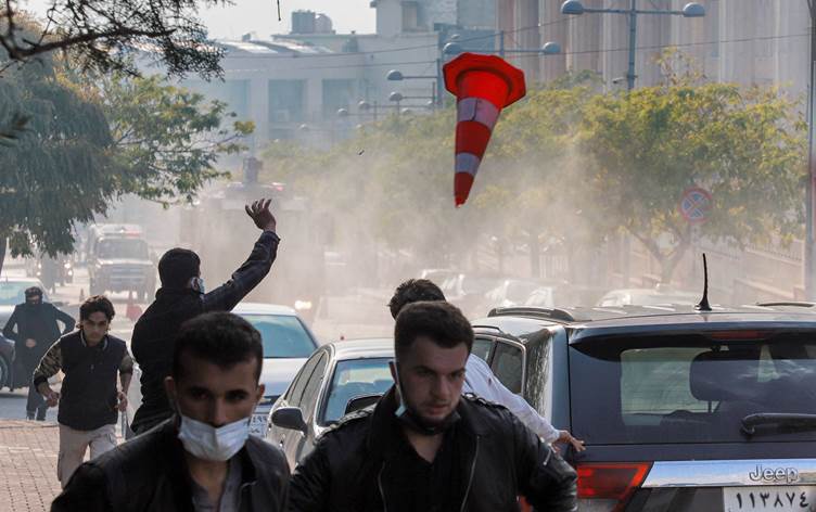 5 خبرنگار و 56 دانشجو طی تظاهرات سلیمانیە  و 30 معترض در اربیل دستگیر شدە اند