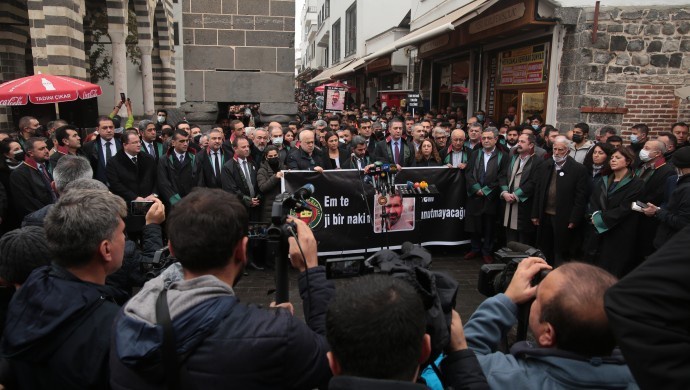 حکومت ترکیه همچنان برای پنهان نگه داشتن عاملان قتل طاهر الچی تلاش می کند