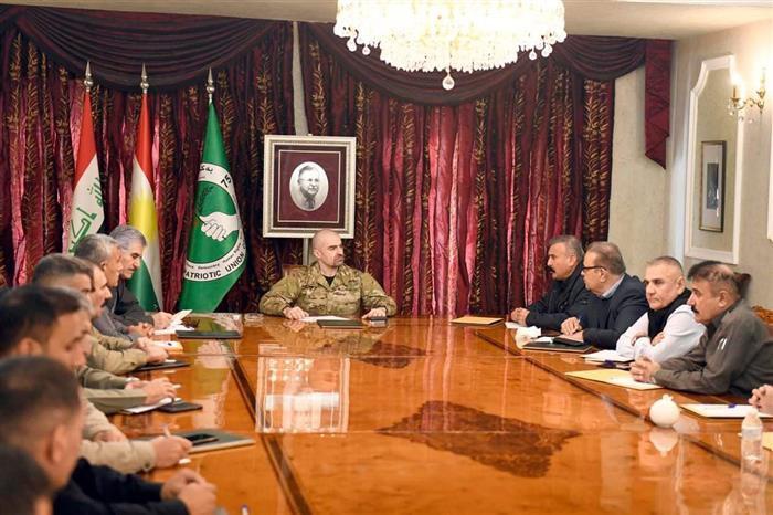 Bafel Talabani meets Peshmerga commanders