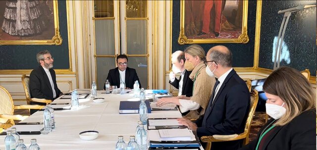جلسه روسای هیأت‌های مذاکره‌کننده ایران و سه کشور اروپایی با حضور انریکه مورا