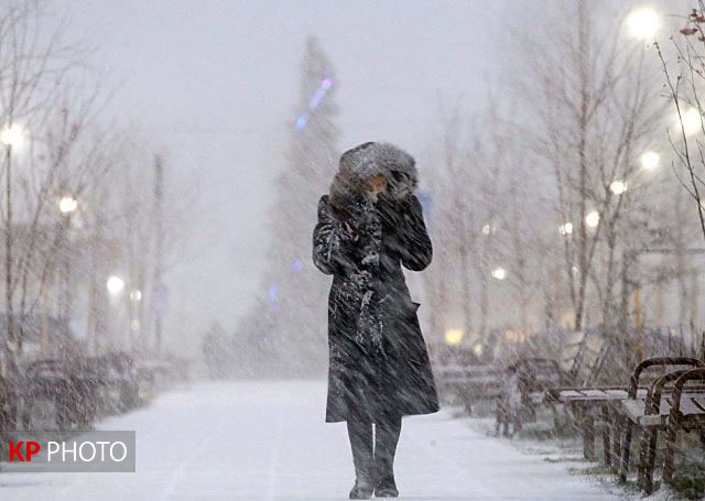 کاهش ١٠ درجه دما در آذربایجان غربی/ برف و کولاک ادامه دارد