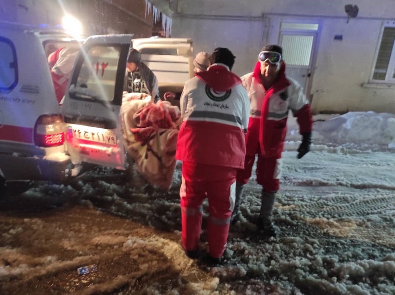 کوهنورد گرفتار در برف آربابای بانه نجات یافت