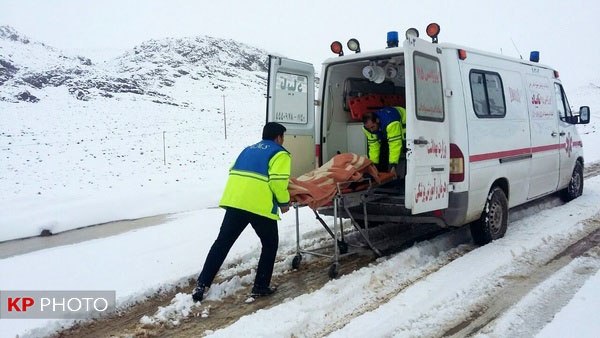 نجات  ٥ زن باردار در برف و کولاک آذربایجان غربی