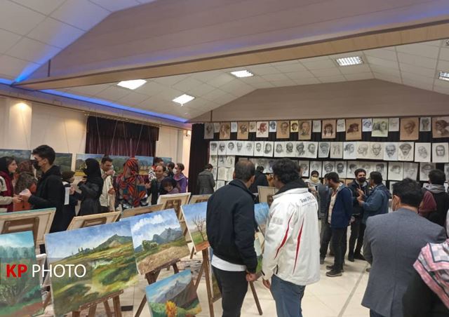 نمایشگاه نقاشی رنگ روغن در انجمن باران قروه دایر شد