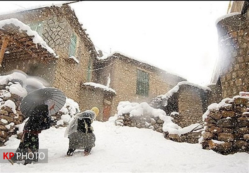 ٩٠ روستای مهاباد همچنان در محاصره برف هستند