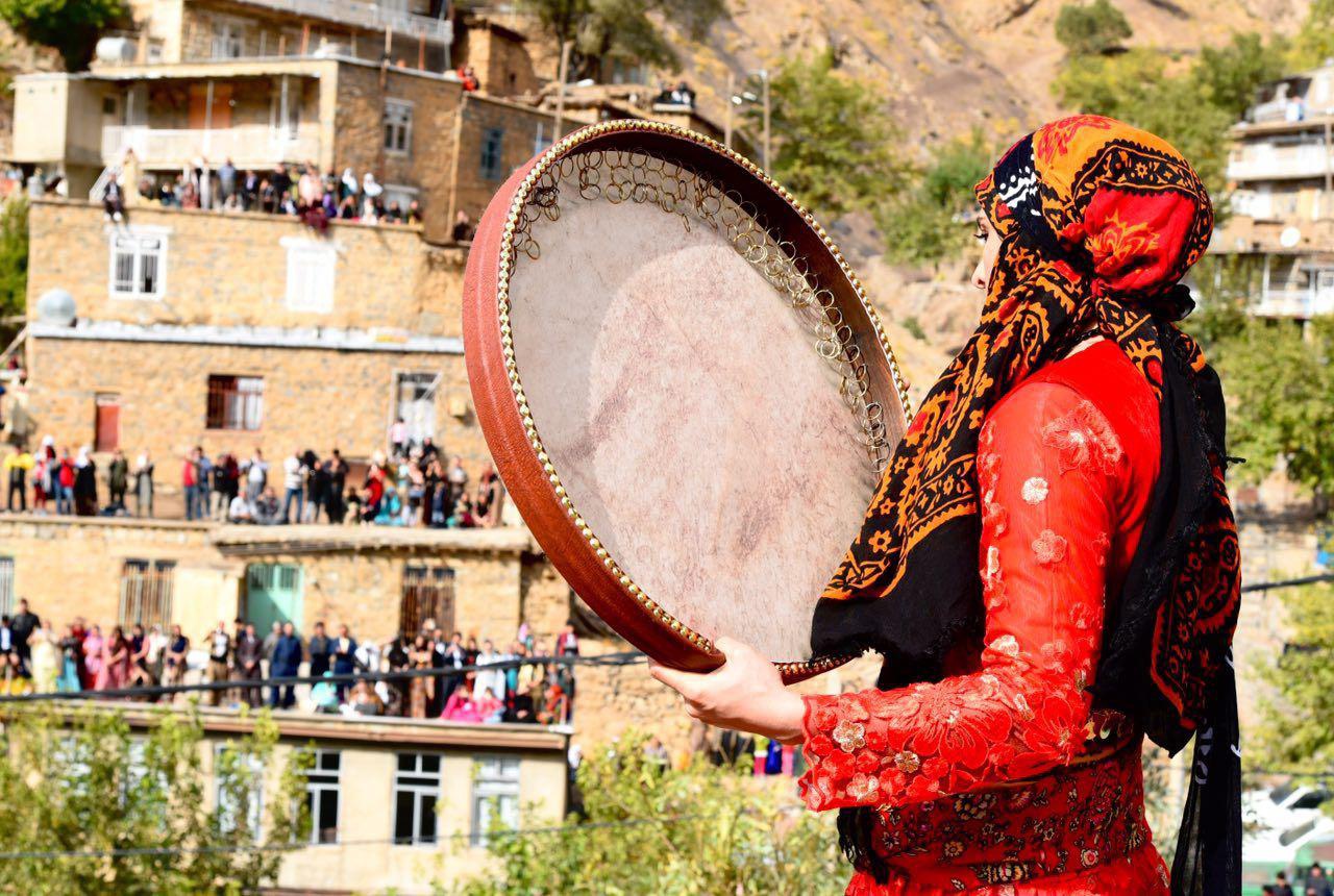 تقدیر از وزیر به پاس پیگیری رویداد گردشگری روستایی کردستان و کرمانشاه