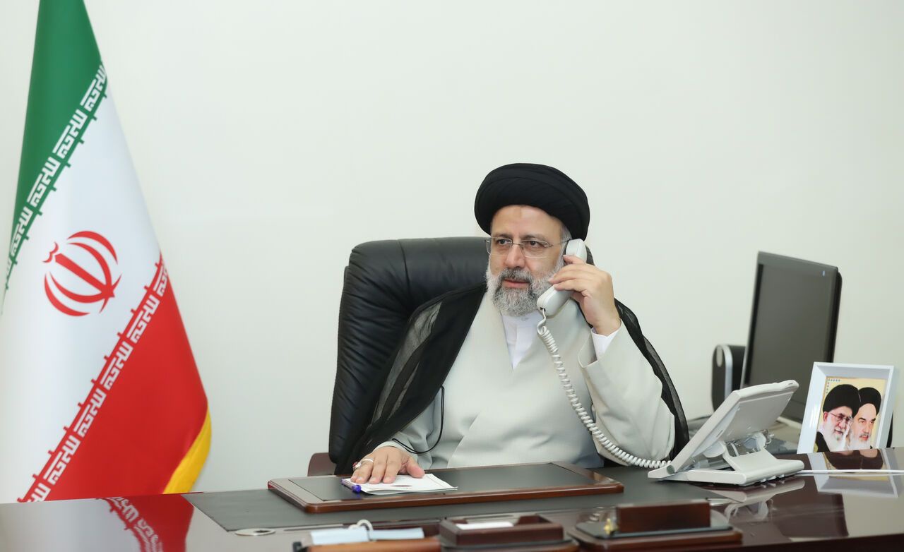 Iran and Turkey presidents hold phone talk