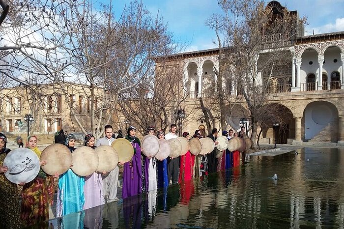 مستند دف به کارگردانی «شبنم قلی خانی» در سنندج ساخته می‌شود