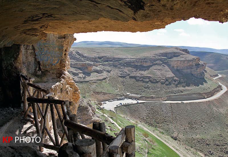 غار كرفتو جاذبه شگفت انگيز تاريخي كردستان