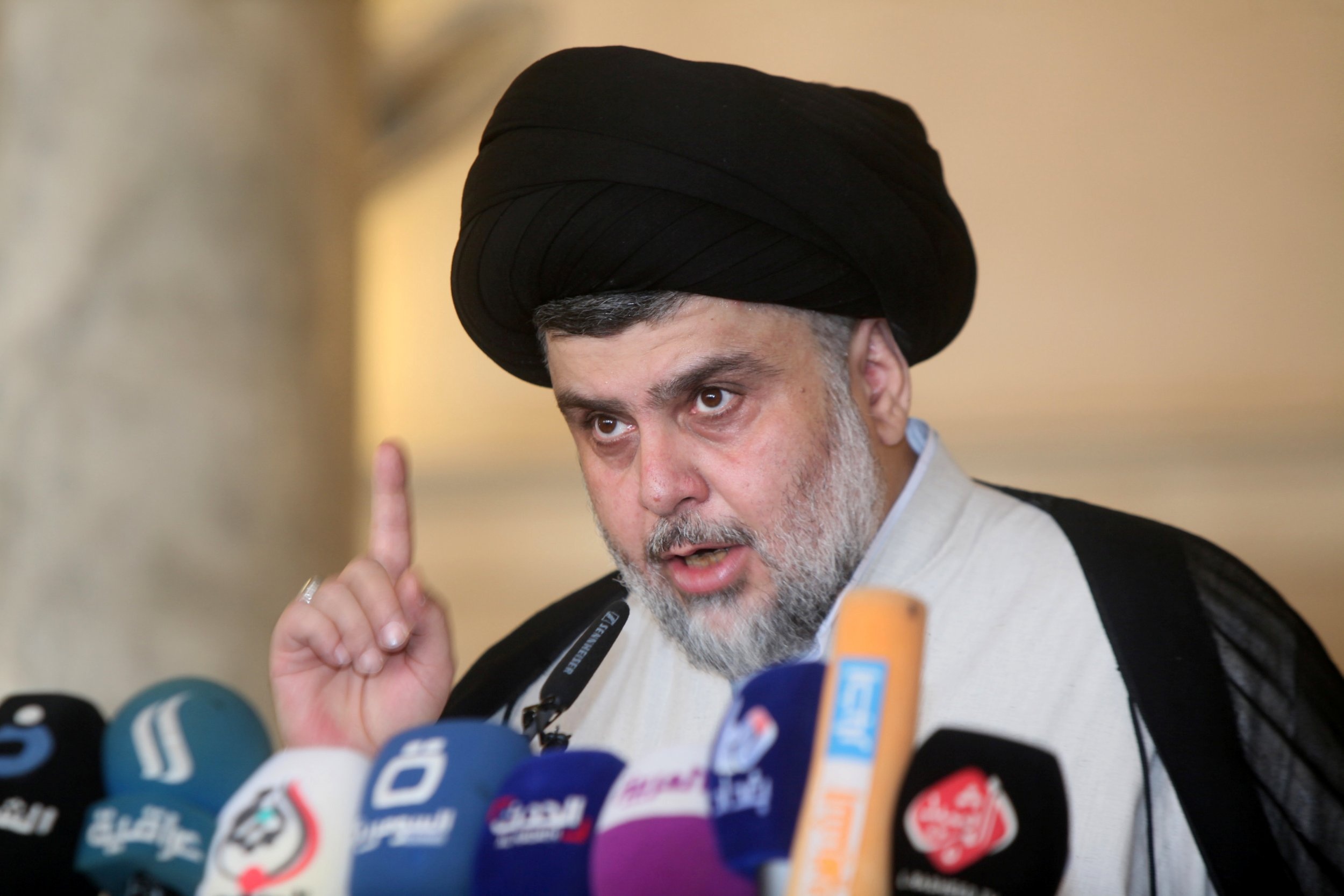 Muqtada Sadr threatens to end parliament if MPs don’t attend Saturday session