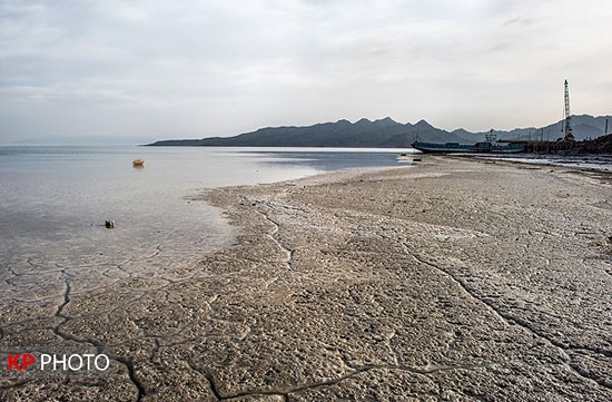 ادامه آب رفتن دریاچه ارومیه/ احیای ناکام در کما!