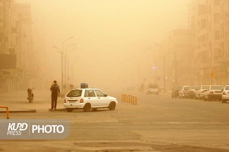 فردا گرد و غبار آسمان آذربایجان غربی را می پوشاند