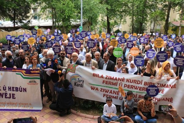 تجمع کُردهای استانبول: زبان کُردی باید زبان رسمی ترکیه باشد