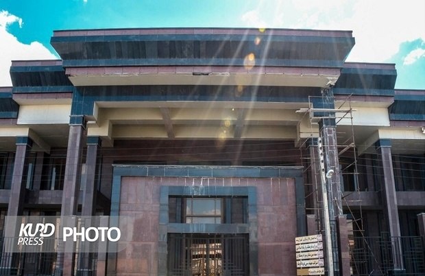افتتاح تالار مرکزی ارومیه بعد از ١٥ سال/ کلنگ زنی بزرگترین کارخانه کاغذسازی شمال‌غرب کشور در نقده