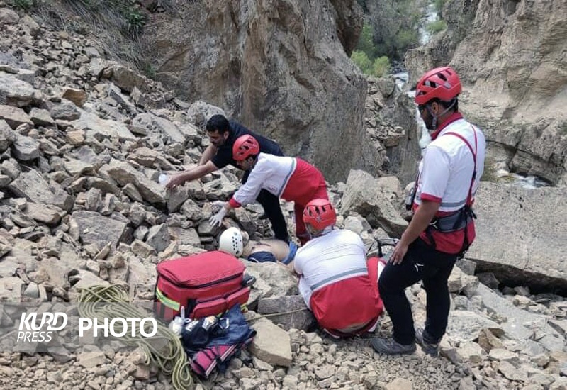 کوهنورد بروجردی  گرفتار در کوه های پالنگان نجات یافت