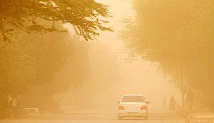موج گرد و غبار، ادارات و مدارس کرمانشاه را تعطیل کرد