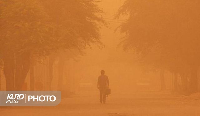 آلودگی هوا ساعت کار ادارات آذربایجان غربی را تغییر داد
