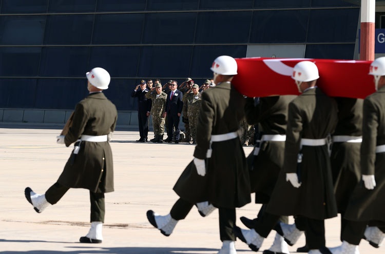 کشته شدن 12 نیروی نظامی ترکیه در زاپ