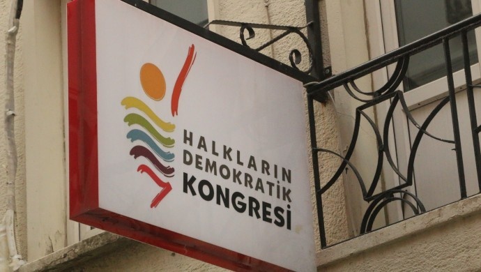 حمله پلیس ترکیه به ساختمان کنگره دموکراتیک خلق و بازداشت بسیاری از اعضای HDP