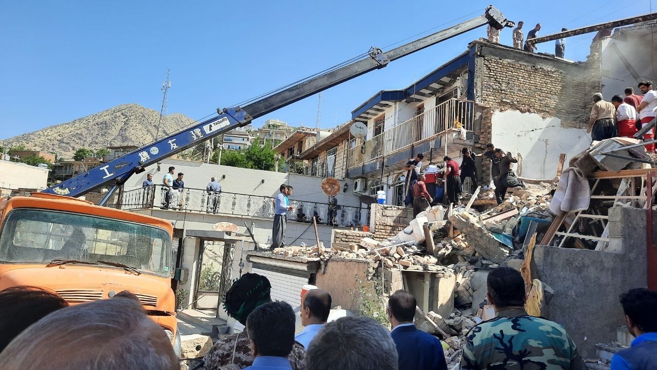 تخریب یک ساختمان در نوسود ۲ کشته برجای گذاشت