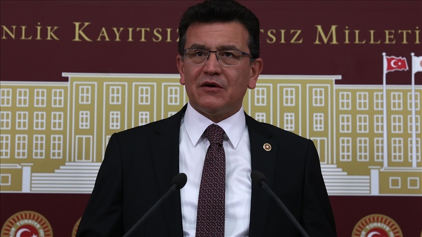 نماینده AKP ایران را به وادار کردن مهاجران به عبور از مرز ترکیه متهم کرد
