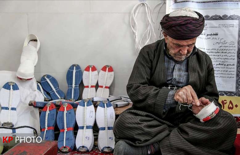 صنایع دستی در توسعه و رونق اقتصادی کردستان جایگاه ویژه ای دارد
