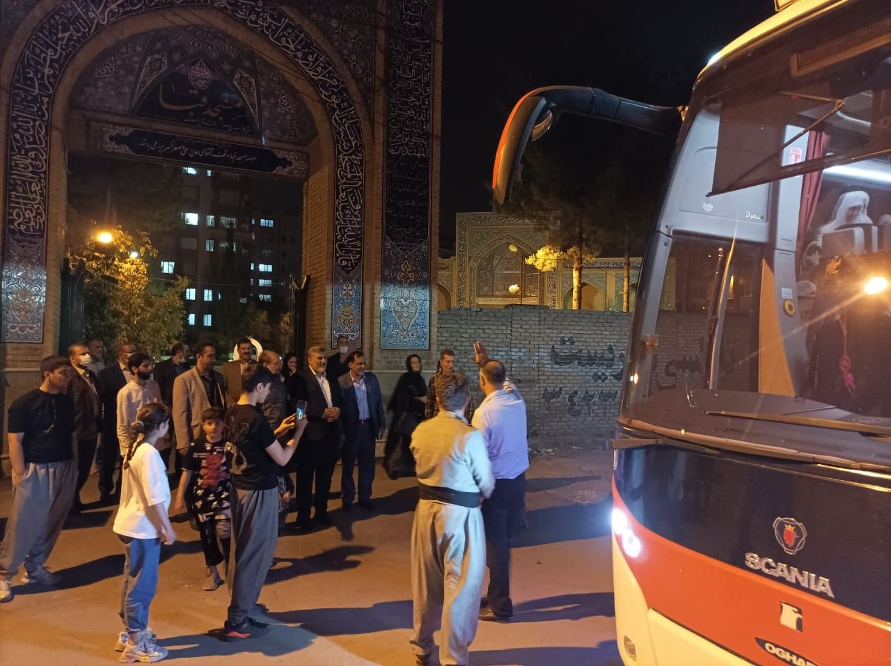 حجاج کرمانشاهی با اتوبوس عازم مکه  شدند