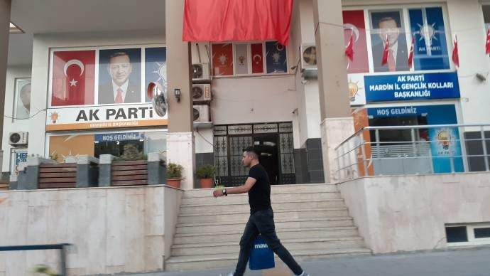 برخی از سران AKP در حال رایزنی برای پیوستن به احزاب دیگر هستند